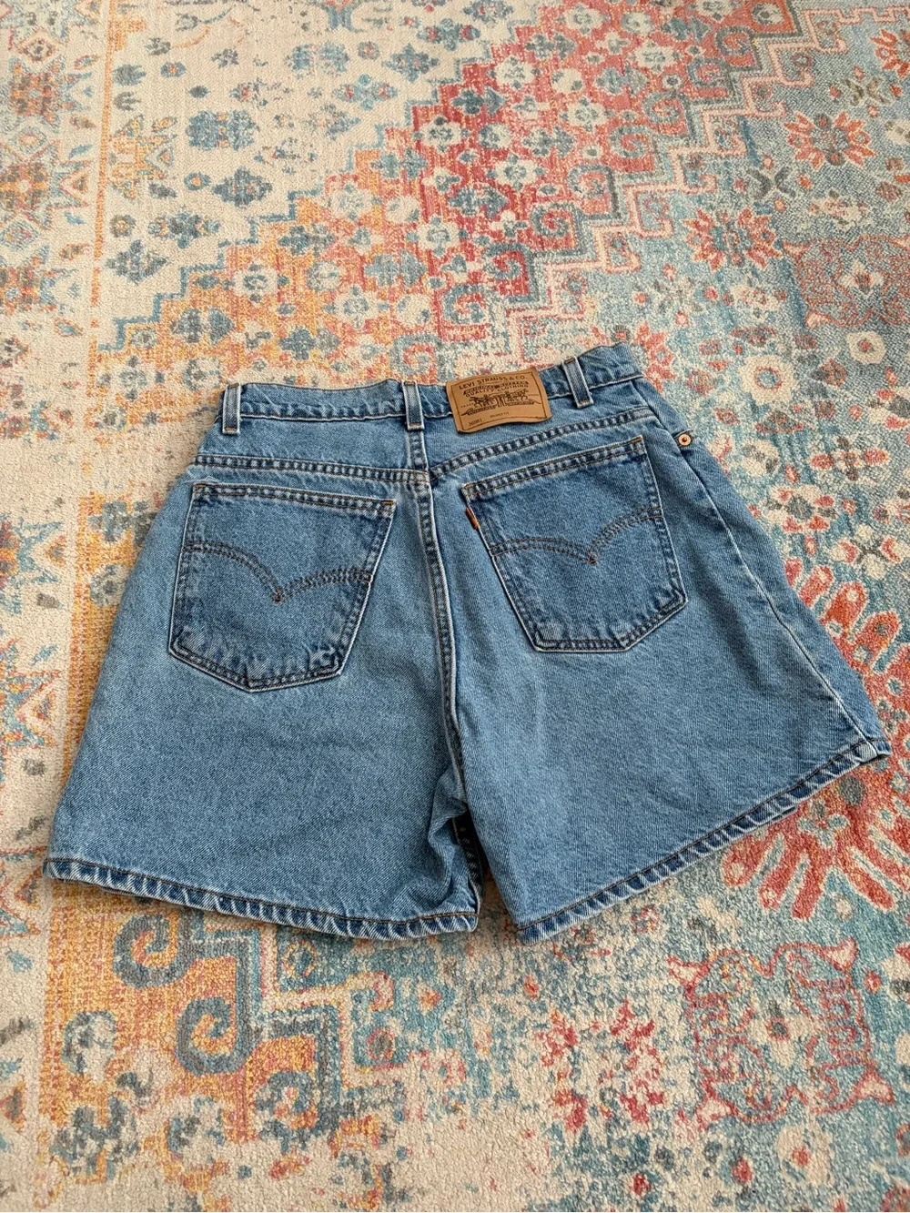 Vintage Levi’s orange tag 100% cotton relaxed fit denim Jean shorts